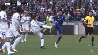 「蹴ってるぞ！」危険な足裏キックでJリーグ今季初の退場処分へ　町田・仙頭、ボール奪取時の接触で痛恨の2枚目イエローに「カードまで出る？」ファンは意見分かれる
