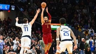 約18メートルのハーフコートショット…マックス・ストゥルースの逆転弾でキャブズが劇的勝利