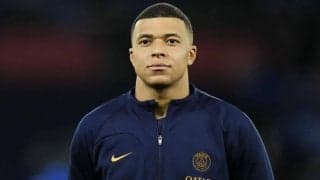 「サッカー選手だよね？」「国を動かした」PSG退団濃厚のムバッペが仏大統領やカタール首長らとの会食に参加、直々に歓迎され話題に「25歳がすることじゃない」