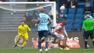 伊東純也からはじまり、中村敬斗の絶品コントロールヘッドでフィニッシュ！仲良し日本代表コンビの爽快チャンスメイクシーン