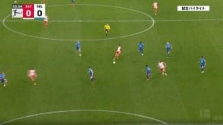 「変態パス！」「これはエグい」完璧すぎる“神スルーパス”を炸裂した瞬間　”バイエルンの未来”が正確無比のコントロールで守備陣を切り裂いた圧巻テクニック