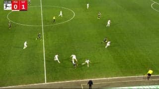 「そこ通すか！」堂安律、敵３人に囲まれる→股抜きスルーパスの一部始終！変態的なビッグチャンス構築に「良いパス」「うまい」などファン興奮