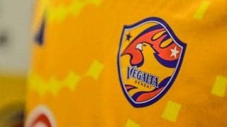 「やらんのかーい！」J2仙台の大卒新人DFの“偽ロングスロー寸劇”にファン総ツッコミ！「フリからオチまで好き！」「ボール拭けば拭くほど面白いw」などコメントの嵐