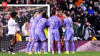 選手やファンがブチギレ！「大事件だ」「史上最悪のレフェリング」マドリードの決勝ゴールが“強制試合終了”で取り消し…乱闘発展でレッドカードも出るカオス状態に