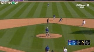 なんでこっち？メジャーでも激レア 二塁牽制で一塁走者がアウトになる珍プレーが誕生