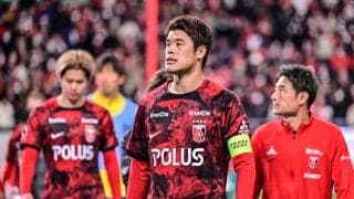 「もはやアートの領域」J1浦和が埼スタ開幕戦で見せた「圧巻過ぎるビジュアル」が「めちゃくちゃかっこいい」！「感動しすぎて試合開始気づかなかったw」の声も