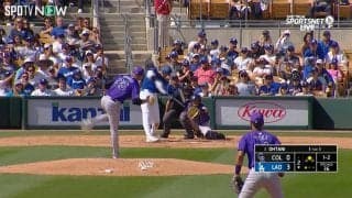 ショーヘイの打球じゃ諦めるでしょ…大谷翔平、あと少しでホームランのフェン直に相手外野手が早々と“降参”リアクション