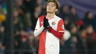 「夫婦揃って素敵」上田綺世が花束を持つ姿に反響！妻・由布菜月さんとのお揃い投稿が話題！「同じとこで写真撮ってる！」