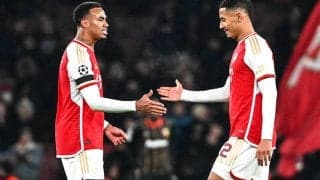 「ファン・ダイクのよう」アーセナルのレジェンドOBが大活躍サリバを絶賛「彼とガブリエウのコンビはどこよりも優れている」