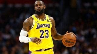 「センセーショナル」リバプールとレブロンのコラボ第2弾が発表！サッカーだけでなくバスケユニフォームも登場「本当に気に入った」