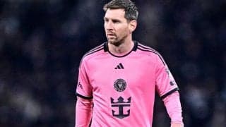 「1億で買えるんなら安いやろ」メッシの契約を約束する「伝説のナプキン」が競売に掛けられ、日本人ファンも騒然！ 今年2月に来日した世界最高選手の“24年前の一品”