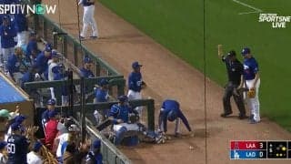 大谷翔平の同僚が美技→実況が吹き出す“珍事”に発展 「で、本物のボールは？」まるでコントな面白シーン