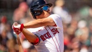 吉田正尚が今季1号　OP戦7試合目で待望のアーチ、ファン拍手喝采