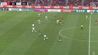 「しかし上手いな」37歳・興梠慎三が圧巻のキープ力を見せつけた瞬間　華麗なステップで相手をかわし攻撃の起点に「興梠入って蘇った」