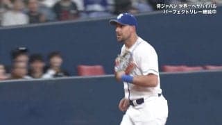 ボールは捕る！バットは避ける！欧州代表が見せた抜群反応に球場どよめき＆歓声