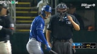 「大谷とイケメンコンビ」「大谷の穴を埋めてくれた」ドジャースの“イケメンすぎる外野手”アウトマンの雨中でのズブ濡れプレーがカッコ良すぎる瞬間　三振してもネット上のファンが大歓喜