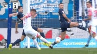 DF陣が次々とぶっ倒れた！ 変態ドリブル突破→残像が見えそうな“爆速ミドルシュート”を炸裂した瞬間　ゴール右上の“神コース”にスペイン代表MFが芸術的スーパーゴール