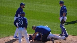 崩れ落ち悶絶…ド軍右腕を襲った「恐怖の瞬間」　球場騒然の悲劇は「呪われている」