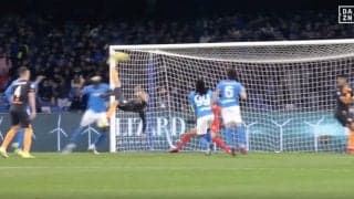 「キャプテン翼だ」「ブラボー」超絶的なバイシクル弾が話題沸騰！ バルサ出身FWがファーストタッチで決めたゴラッソに相手ファンは「またやられた」とガッカリ…