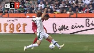 板倉滉にまさかの悲劇！悔しすぎる痛恨の瞬間　決死の対応も伸ばした足の間からゴールを叩き込まれる… 悔しさのあまりピッチに倒れ込む