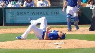 衝撃の瞬間！「すごい音だな」「ヤバいだろ…」ド軍投手に弾丸ライナーの“強烈ピッチャー返し”が直撃　ぶっ倒れるも立ち上がる姿に称賛の嵐