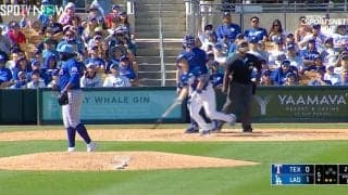 極悪すぎるドジャース打線の4番打者！「コイツもいるのかよ…」「ピアザの再来」 ベッタニマンの後を打つ“強打の捕手”スミスがエグい軌道のホームランを叩き込む瞬間