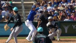 観客も一斉に「うおー！」大谷翔平、弾丸ライナー二塁打に続々と立ち上がるファンたち