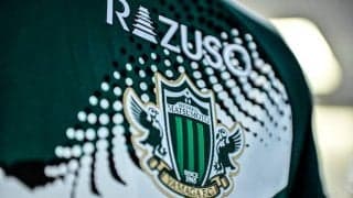 「歌い始めた時から涙腺が」日本で13年半を過ごしたブラジル人MFの日本語引退スピーチが感動的！「他サポながらも泣けるわ」「今までで1番泣けたかも」と反響