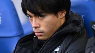 「帽子かわいい」ケガで長期離脱中の三笘薫がスタンドに、久々の姿にファン安堵「生存確認」「久しぶりに見られて嬉しい」