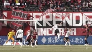 すげえ！酒井宏樹がゴリゴリフィジカル全開！ワールドクラスのジャンピングヘッド炸裂で浦和・今季初ゴールの瞬間！滞空時間の長いジャンプからのド迫力ヘディング弾に「バックアタック感ある」「ヒーローかよ」
