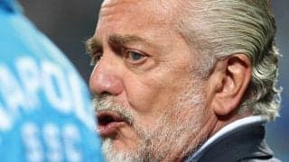 ナポリ会長が選手のインタビューを中断…CLバルサ戦へ意気込んでいたポリターノとともに退出「あなたと話せない」