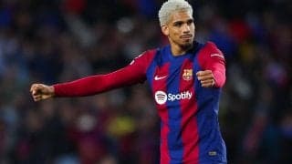 「めっちゃ流血してる…」「大丈夫か？」バルセロナDFアラウホが目じりから出血のアクシデントも、試合にはフル出場「本物の戦士だ」