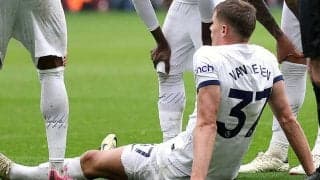 ファン・デ・フェンは重傷回避か？　ポステコグルー監督「今週末の出場の可能性は低いが…」