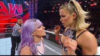 美女レスラー、リング上でブチギレられて逃走→顔面キックで衝撃KOの憂き目