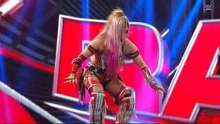 日本人女子レスラー、“顔面踏みつけ”に大ブーイング「なんてこった！」現地実況ドン引き