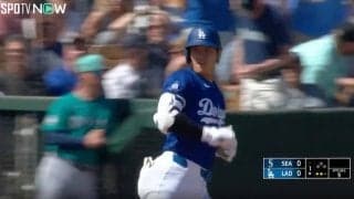 一体、何が起こった？ 大谷翔平がホームラン“確信歩き”→まさかの着弾せず！ 一瞬だけ見せた“微妙な表情”にファン騒然 「逆風関係ないだろw」「開幕には間に合うでしょ」