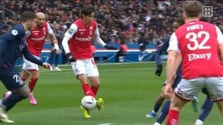 伊東純也、予測不可能なおしゃれパスで世界最高DF陣を翻弄！急加速＆アウトサイドチップキックでPSG守備陣4人を無効化した瞬間「そこを通すか！」