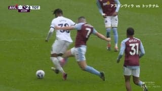 「えぐい」「やりすぎだろ！」明らかにボールを蹴るつもりなし！横から走りこんで相手の足を思い切り蹴り飛ばす殺人タックル炸裂でレッドカード一発退場！危険すぎるプレーに両軍入り乱れて大騒動に発展した瞬間