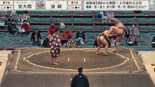 幕下にスター候補現る！ 19歳小兵力士、67キロ差の巨漢力士を土俵下に豪快に吹き飛ばす