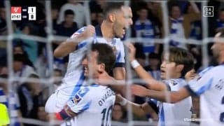 「ずる賢い！」久保建英、味方をも出し抜く超絶クイックリスタート炸裂！隙をついたセットプレーで相手守備網を引き裂き先制の起点に　3試合ぶりの先発で攻守に躍動し勝利に貢献「久保がいると各段にチャンスが増える」