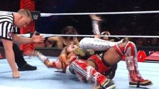 日本人女子レスラー、首絞め地獄を“神回避” 放送席も唸った抜群の機転とムーブ