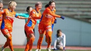 新潟Lが川村優理の初ゴールで初3連勝、上位に食らいつく! 浦和はなでしこFW清家貴子が塩越柚歩とのコンビで前半のみで圧巻ハット、5発圧勝【WEリーグ】