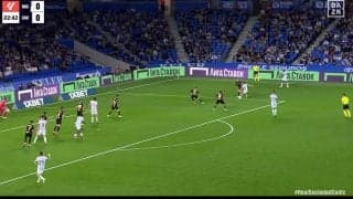 「うっま！」「やっぱレベチ」久保建英、ベッタリはりついた3人マークを無効化したキラーパス炸裂の瞬間！DFの間を切り裂く圧巻のラストパスに「そこ通すのかよ」