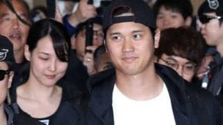 大谷翔平に寄り添い…パーティーを楽しむ真美子夫人　球団カメラマンが公開した韓国の夜