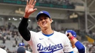 愛妻と歩くだけで人が沸く--何をやっても絵になる大谷翔平の異様な価値「取り巻く関心の高さは未知の世界だ」