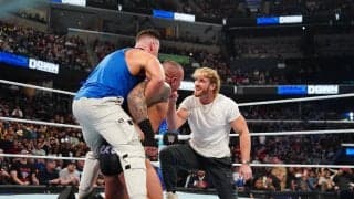 お騒がせYouTuber、米人気レスラーを襲い“額にキス”で物議 リング上の屈辱的行為に場内大ブーイング