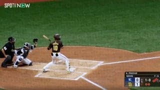 場内騒然！「怖すぎるだろ」「エグい音したな…」150キロ超えの剛速球が顔面直撃→審判が吹っ飛んだ瞬間　試合開始直後の悲劇に球場全体が静まり返る