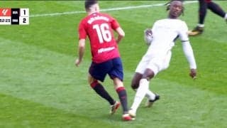 批判殺到！「レッドカードだろ！」足裏で完全に踏みつける→相手が悶絶の一部始終…またも“悪癖”が出たカマヴィンガにマドリード・ファンすらも非難「いつもこれ…」