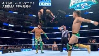 前代未聞の“人間サッカー技”に場内騒然 空中に投げられたレスラー、腹部モロ直撃の強烈キックで悶絶KO