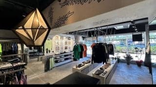 VOLCOM STORE SHIBUYAで、坂巻善徳 a.k.a sense氏によるオープンライブペインティングイベントを開催